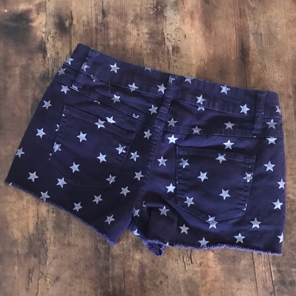 3 pairs of shorts - Picture 4 of 8